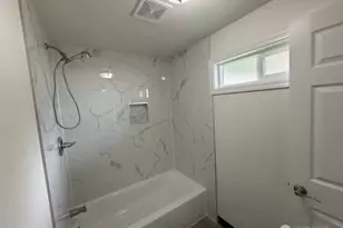 175 NE Camelot Dr, Bremerton, WA 98311 - Photo 11