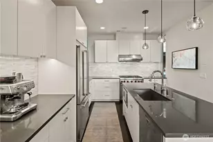 2832 Fairview Ave E, Seattle, WA 98102 - Photo 11