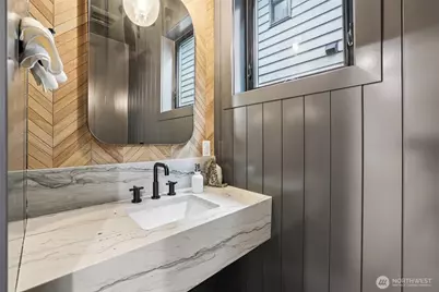 3714 Bagley Avenue N, Seattle, WA 98103 - Photo 15