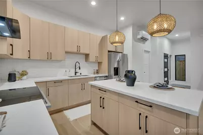 8439 47th Avenue S #B, Seattle, WA 98188 - Photo 13