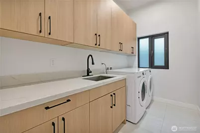 8439 47th Avenue S #B, Seattle, WA 98188 - Photo 33