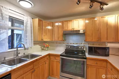 20131 61st Place W #D-104, Lynnwood, WA 98036 - Photo 3