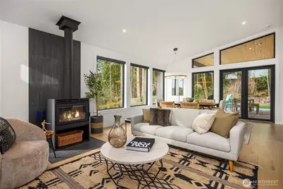 9661 NE Pine Street, Bainbridge Island, WA 98110 - Photo 11