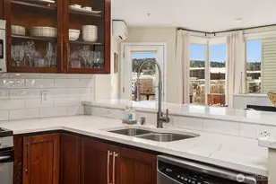 220 1st St, Kirkland, WA 98033 - Photo 11