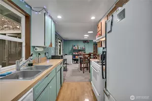 20327 W Richmond Rd, Bothell, WA 98021 - Photo 11