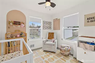 6827 SE Gove St, Snoqualmie, WA 98065 - Photo 11