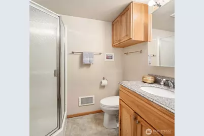 11340 Alton Avenue NE, Seattle, WA 98125 - Photo 25