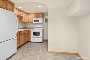 11340 Alton Ave NE, Seattle, WA 98125 - Photo 21