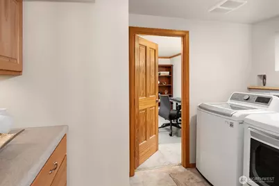 11340 Alton Avenue NE, Seattle, WA 98125 - Photo 23