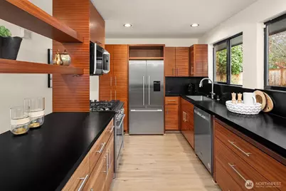 11340 Alton Avenue NE, Seattle, WA 98125 - Photo 7