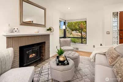 11340 Alton Avenue NE, Seattle, WA 98125 - Photo 3