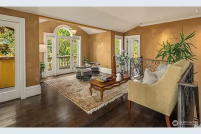 623 W Highland Drive, Seattle, WA 98119 - Photo 25