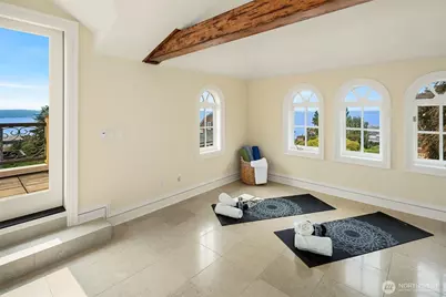 623 W Highland Drive, Seattle, WA 98119 - Photo 39