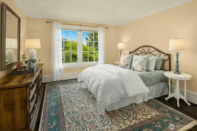 623 W Highland Drive, Seattle, WA 98119 - Photo 33