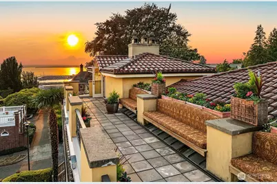 623 W Highland Drive, Seattle, WA 98119 - Photo 5