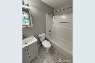 9200 Densmore Avenue N, Seattle, WA 98103 - Photo 33