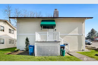 9200 Densmore Avenue N, Seattle, WA 98103 - Photo 5