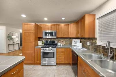 12621 156th Avenue SE, Renton, WA 98059 - Photo 9