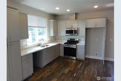 1724 14th Street, Bremerton, WA 98337 - Photo 3