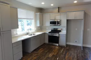 1724 14th St, Bremerton, WA 98337 - Photo 3