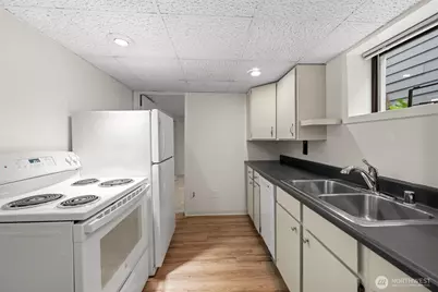 8341 28th Avenue NW, Seattle, WA 98117 - Photo 27