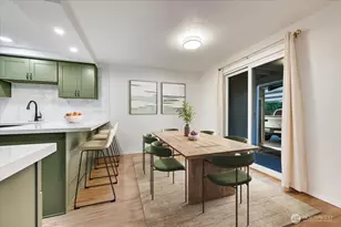 12712 NE 120th St, Kirkland, WA 98034 - Photo 11