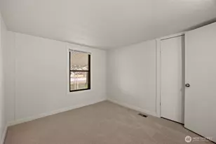 8780 NE Lybbert Dr, Moses Lake, WA 98837 - Photo 17