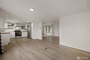 8780 NE Lybbert Dr, Moses Lake, WA 98837 - Photo 11