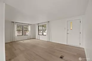 8780 NE Lybbert Dr, Moses Lake, WA 98837 - Photo 9