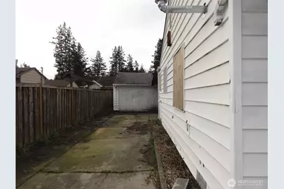 1820 S Sprague Avenue, Tacoma, WA 98405 - Photo 13