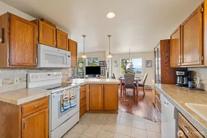 1728 W 6th Street, Port Angeles, WA 98363 - Photo 17