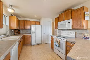 1728 W 6th St, Port Angeles, WA 98363 - Photo 19