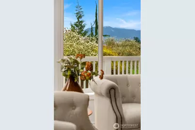 917 Bear Ridge Court NW, Issaquah, WA 98027 - Photo 5