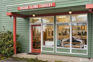 17232 Vashon Hwy SW, Vashon, WA 98070 - Photo 1