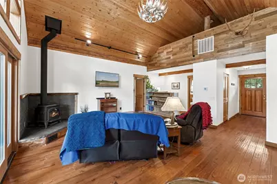 390 E Emerald Lake Drive E, Grapeview, WA 98546 - Photo 7