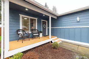 422 Oak Hill Ln, Burlington, WA 98233 - Photo 3