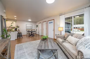 422 Oak Hill Ln, Burlington, WA 98233 - Photo 5