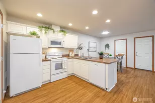 422 Oak Hill Ln, Burlington, WA 98233 - Photo 11