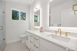 513 NE 123rd St, Seattle, WA 98125 - Photo 13