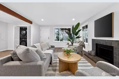 8742 3rd Avenue NW, Seattle, WA 98117 - Photo 3