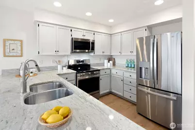 556 Holly Drive, Edmonds, WA 98020 - Photo 11