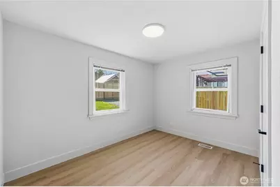 1221 S 101st Street, Seattle, WA 98168 - Photo 15