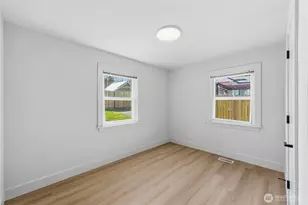 1221 S 101st St, Seattle, WA 98168 - Photo 15