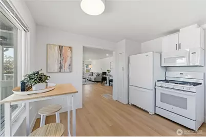 1221 S 101st Street, Seattle, WA 98168 - Photo 11