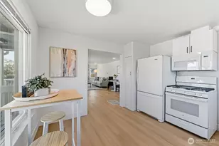 1221 S 101st St, Seattle, WA 98168 - Photo 11