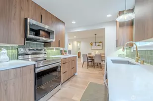 515 NE 123rd St, Seattle, WA 98125 - Photo 3