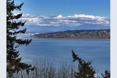 8111 Possession Ridge Lane, Clinton, WA 98236 - Photo 3