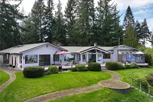 8111 Possession Ridge Ln, Clinton, WA 98236 - Photo 1