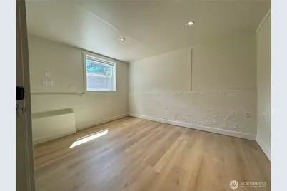 811 NE 66th Street, Seattle, WA 98115 - Photo 19