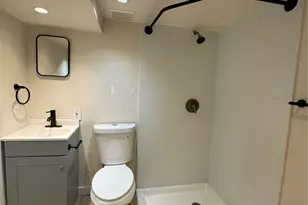 811 NE 66th St, Seattle, WA 98115 - Photo 21